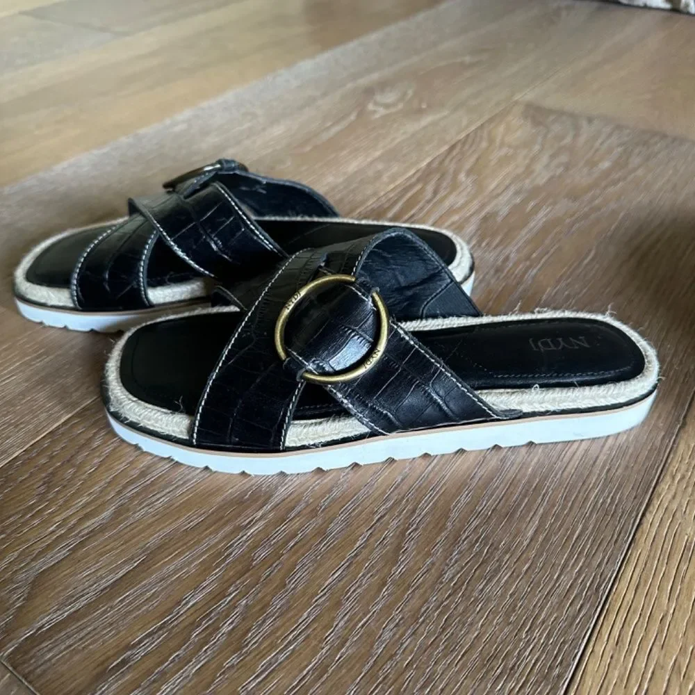 NYDJ Ross Slide Sandal Black Leather Crisscross Comfort Size 8 NEW